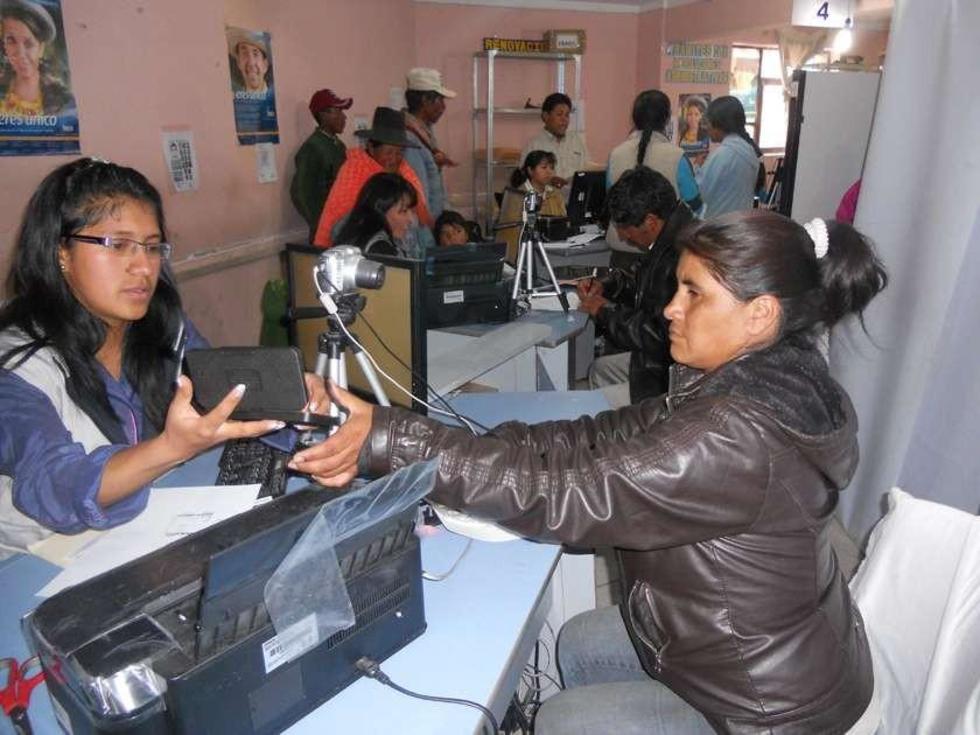 Se duplican los trámites de cédulas de identidad en el Segip en Potosí
