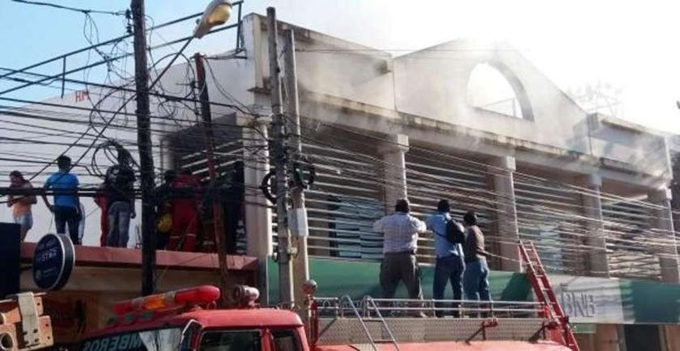 Se quema parte de la sede del Banco Nacional de Bolivia en Trinidad 