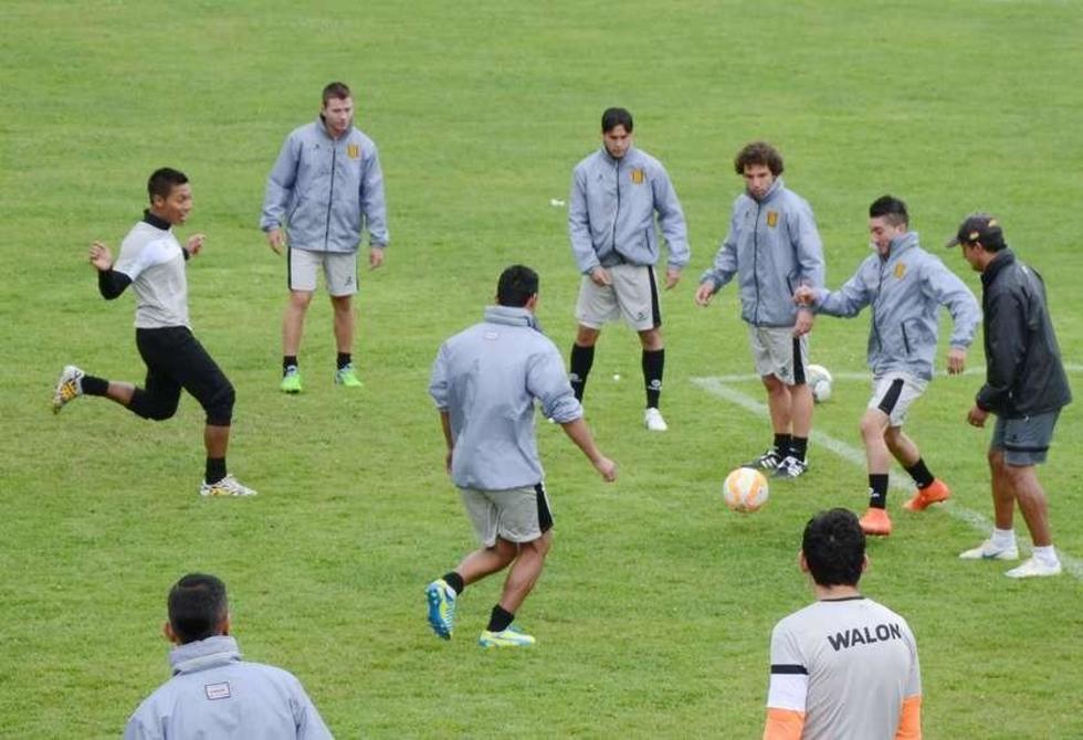 Blooming y The Strongest cierran la primera fecha