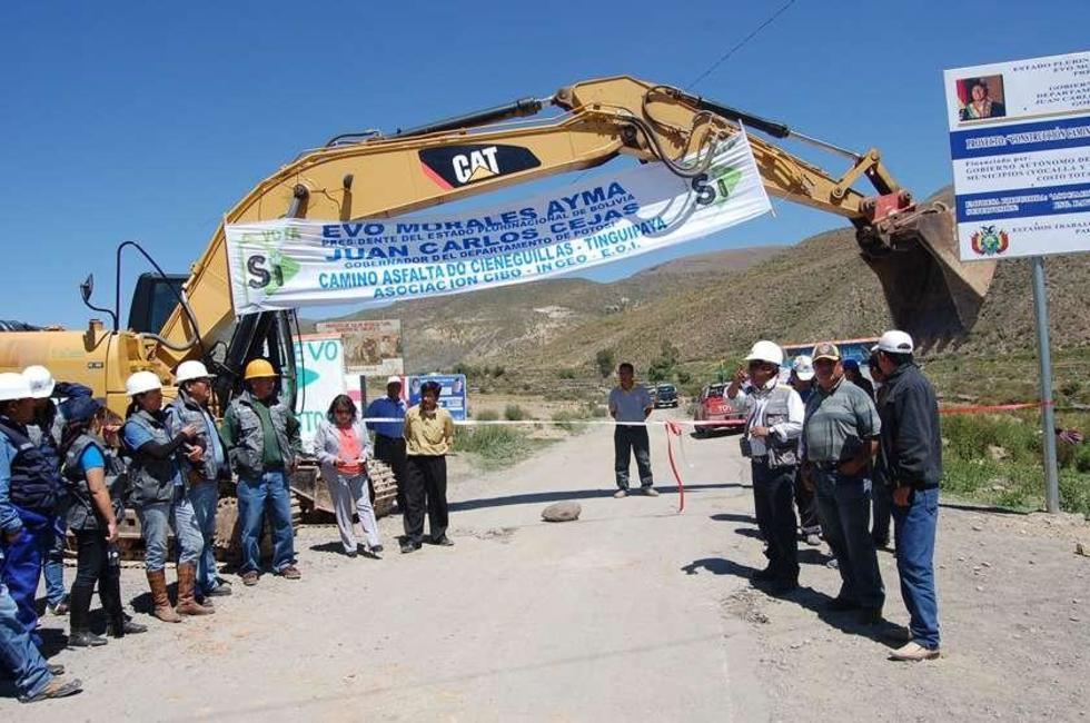 Gobierno inicia obras de asfaltado de carretera Cieneguillas-Tinguipaya