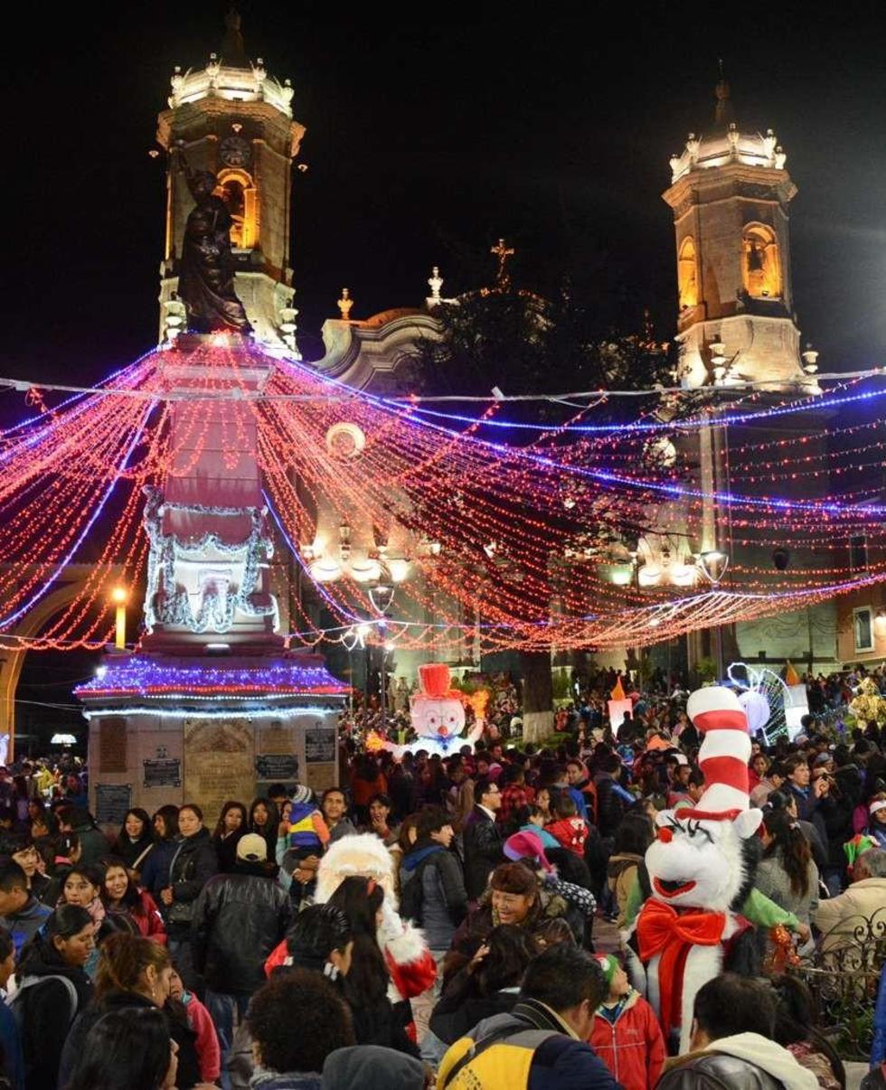 Lunes premian concurso de Tradiciones Navideñas