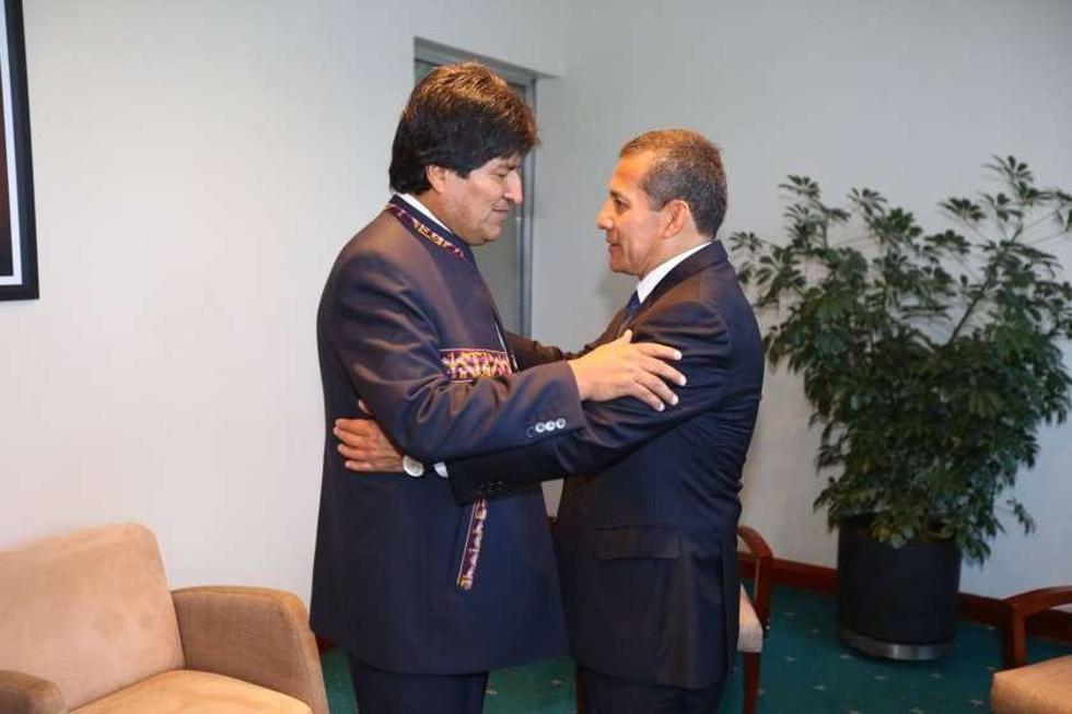 Presidentes de Bolivia y Perú pactan impulsar la recuperación del Titicaca 