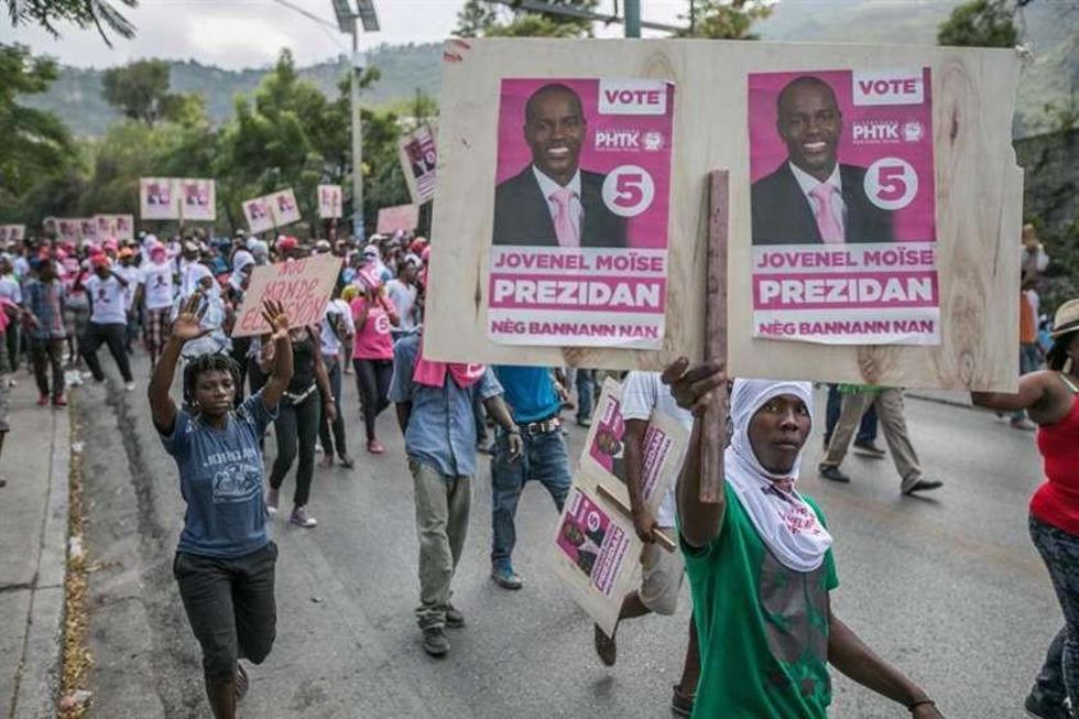 Martelly advierte que no dará el poder sin acuerdo en Haití