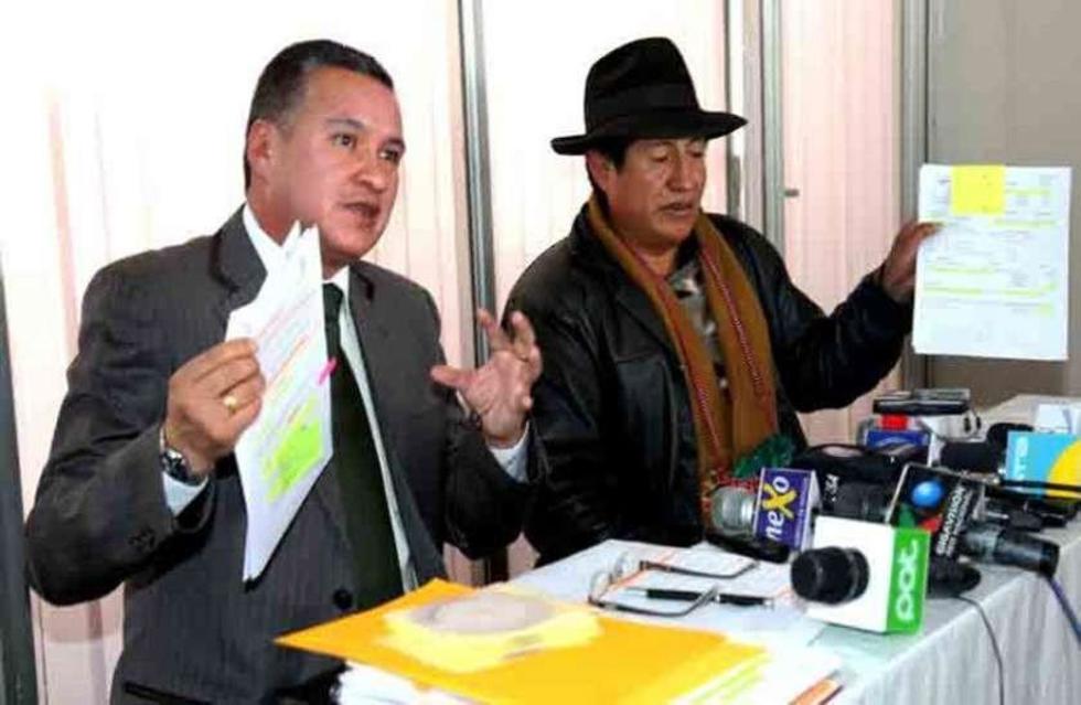 Senador del MAS recibió dinero del Fondo con 2 carnés distintos