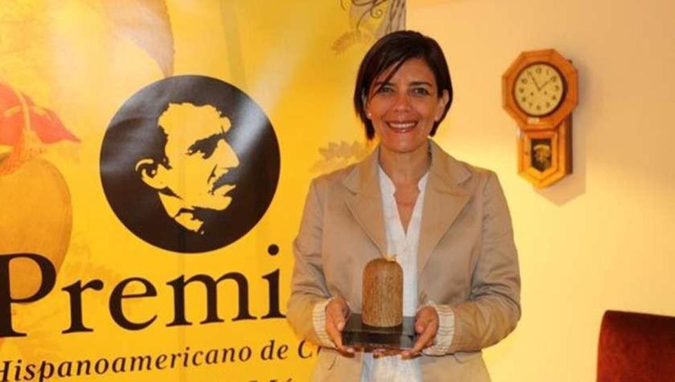La boliviana Baudoin da charlas en  feria de libro