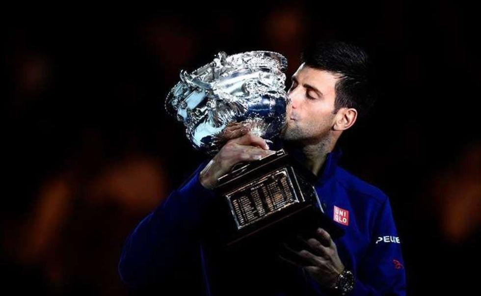Djokovic gana e iguala los títulos de Emerson