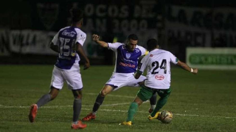 Oriente no levanta vuelo y vuelve a empatar en casa 