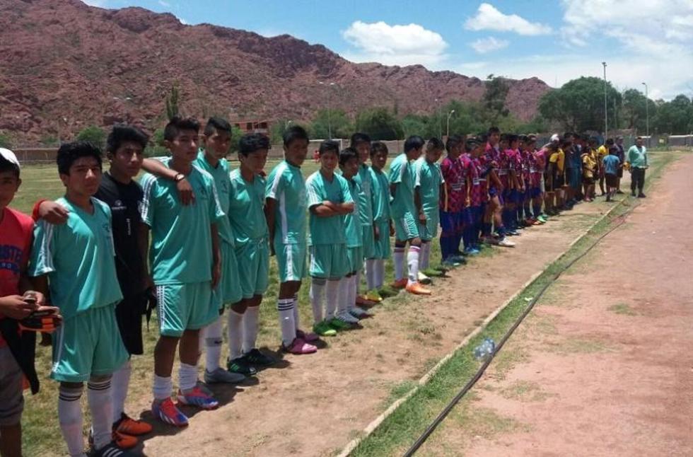 Cierra con éxito el campeonato de fútbol "Centauro Chicheño 2016"