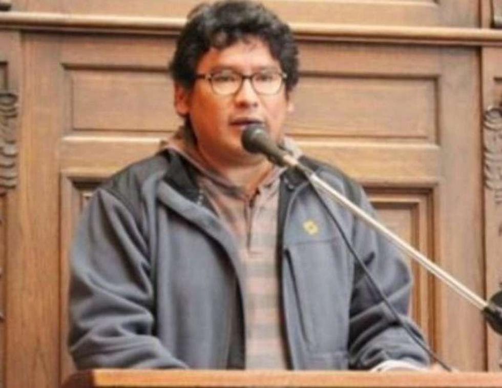 Boliviano compite a premio de periodismo 2015 en Chile