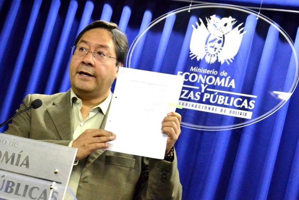 Ministro de Economía se cierra a negociar temas impositivos con transportistas 