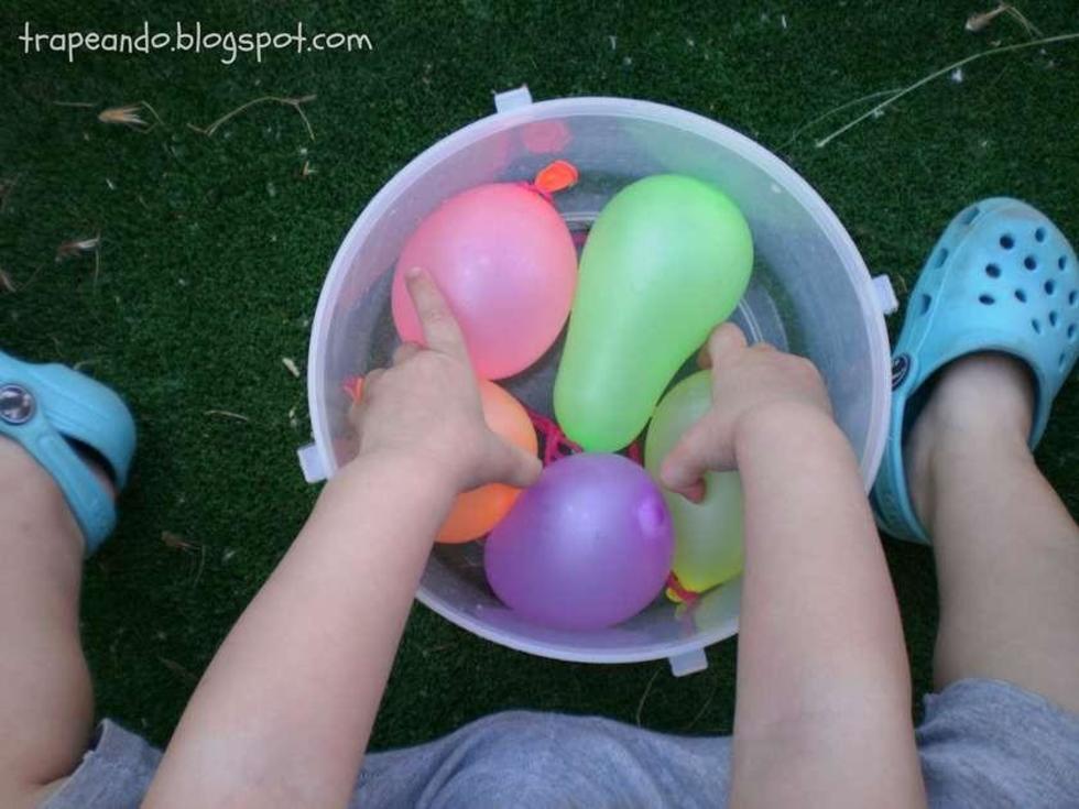 La Alcaldía prohíbe la comercialización del agua en globos por carnaval