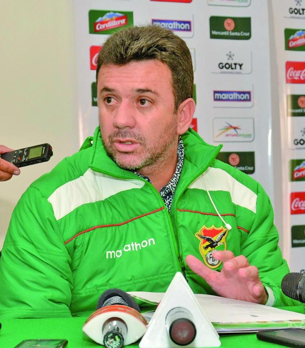 Baldi llama a tres de Real y Nacional