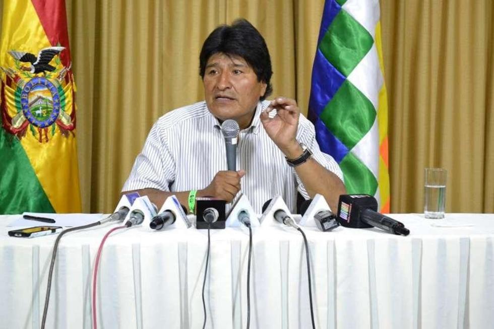 Morales anuncia jubilación para el sector de los transportistas