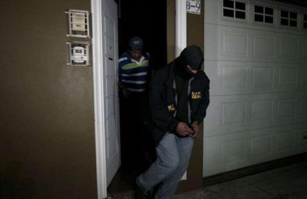 El Salvador: capturan a 3 militares acusados de asesinar a 6 jesuitas