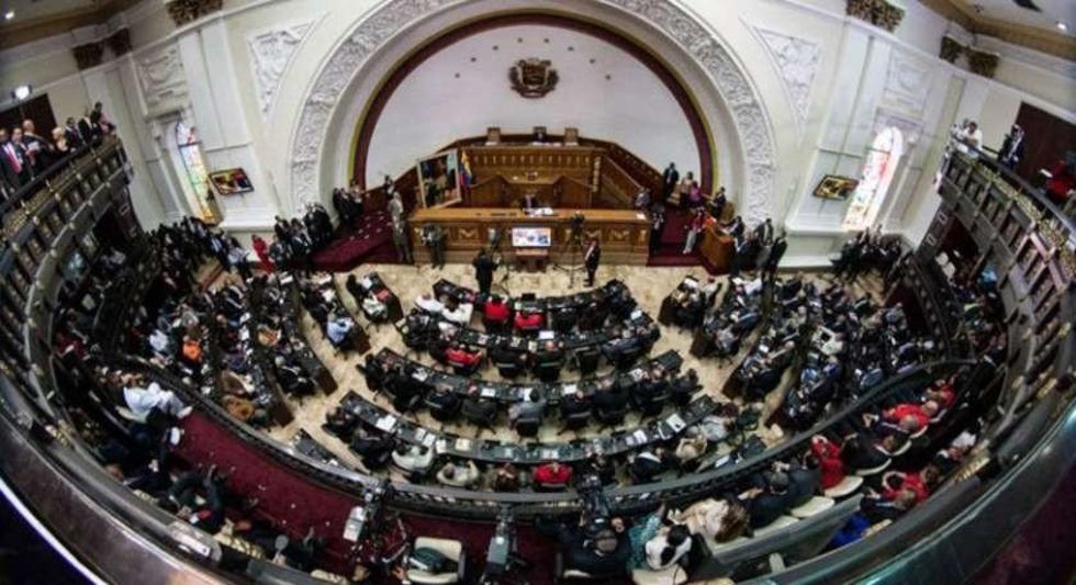 Parlamento en Venezuela rechaza decreto de Maduro