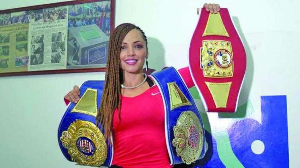 Jennifer Salinas confiesa que es lesbiana