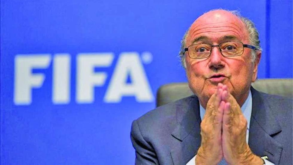 Blatter defiende su caso ante la FIFA