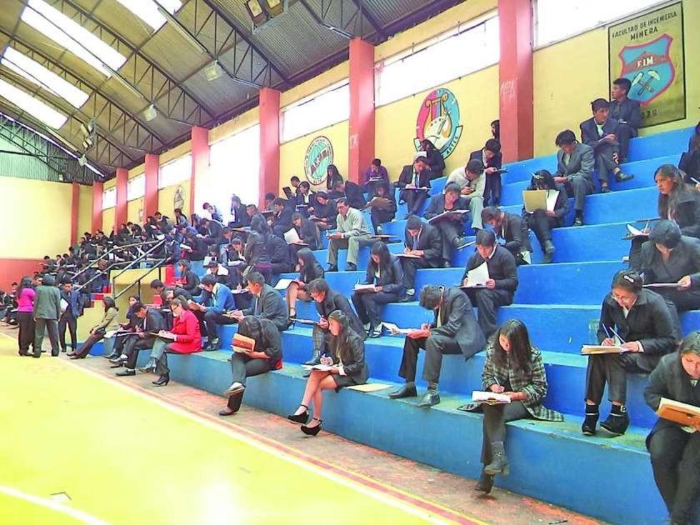 Revisan pruebas de quienes no aprobaron en Derecho