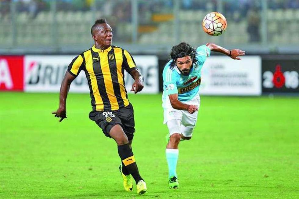 Cristal empata con Peñarol 
