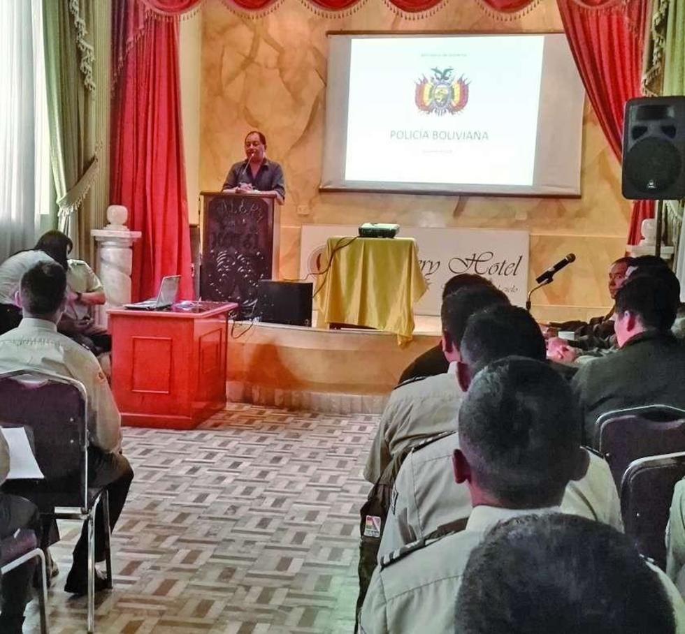 El ministro de Gobierno habla sobre la Policía