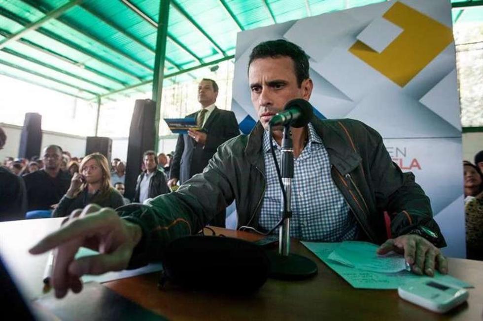 Capriles promueve referendo para revocar a Nicolás Maduro