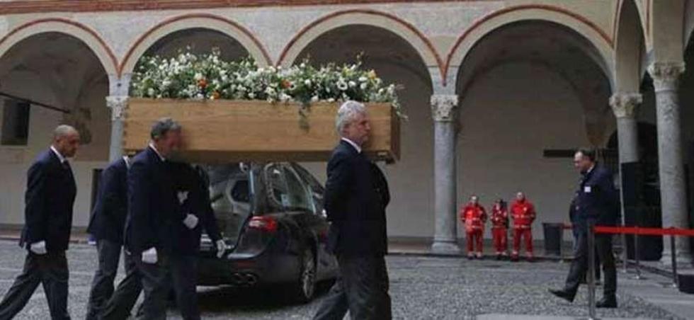 Italia despide al escritor Eco con funeral laico en Milán