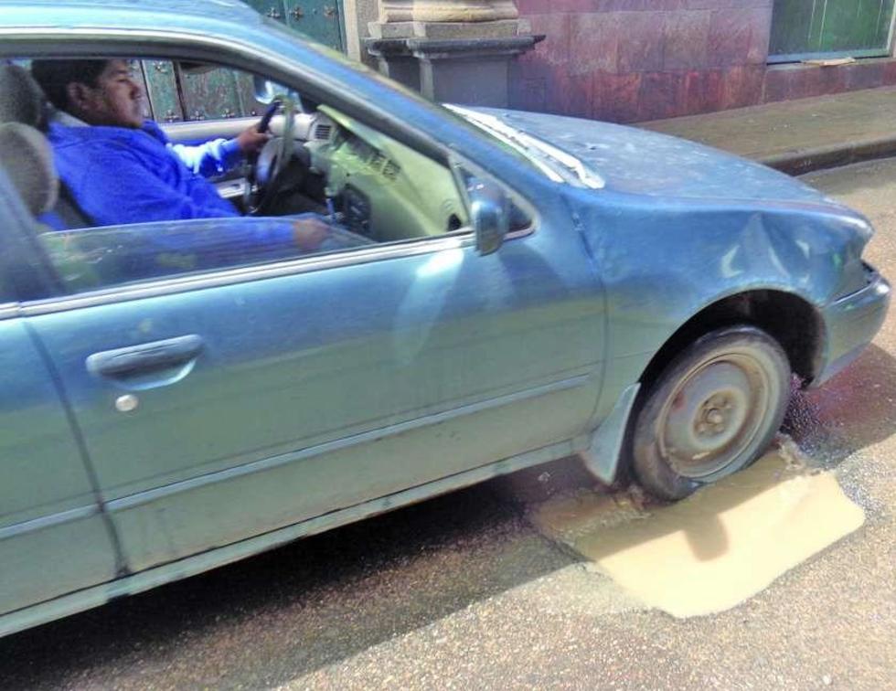 Choferes piden arreglo de baches en la ciudad