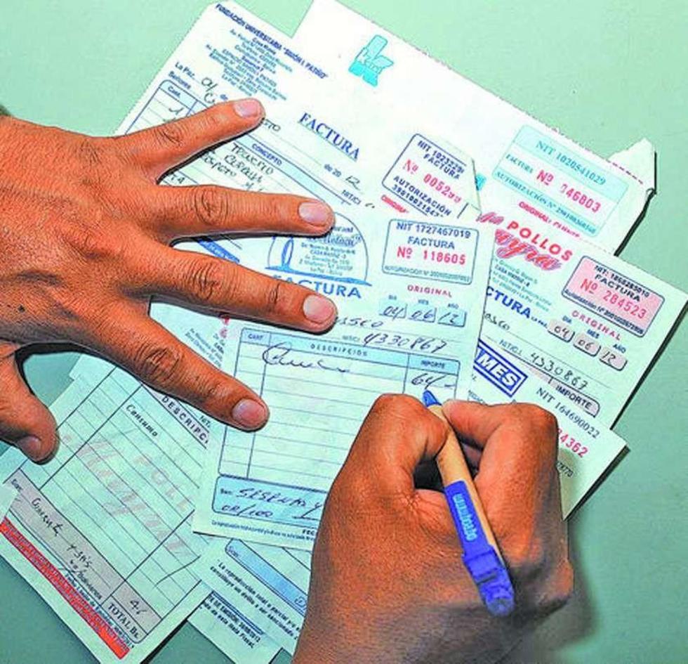 Envían a la cárcel a dos falsificadores de facturas 