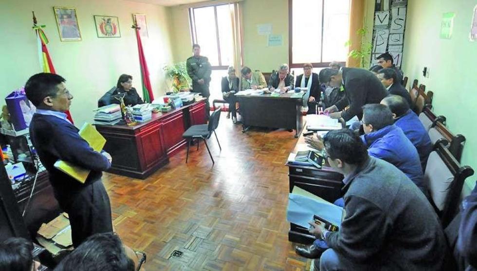 Fiscalía Zapata movió más de 10 mil dólares y alistaba un viaje 