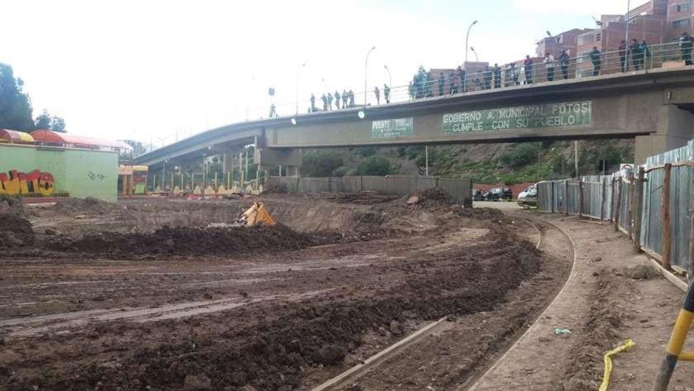 La empresa sostiene que el puente está bien construido
