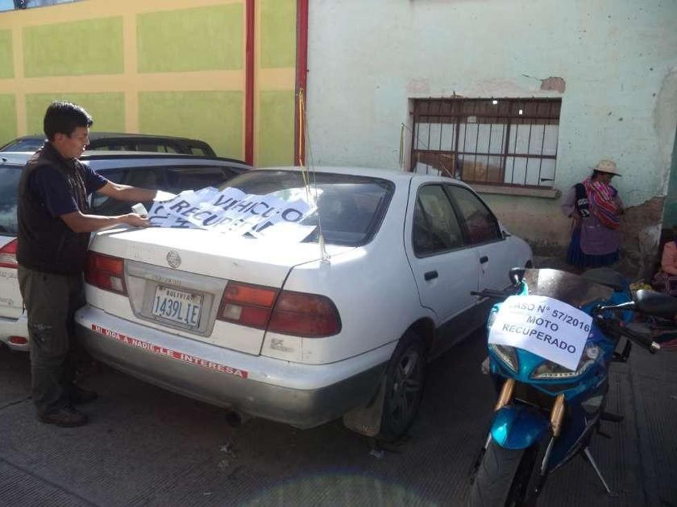 Privan de libertad a dos menores de edad por robo de un vehículo en Potosí