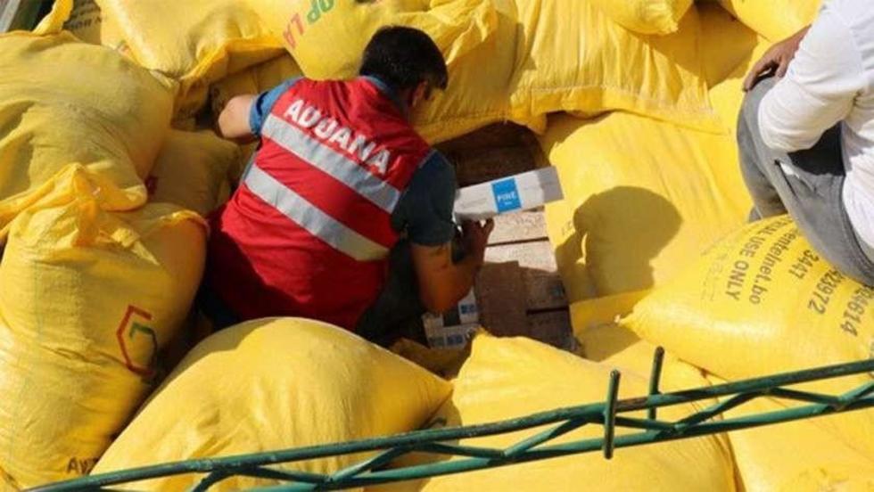 Camiones llevaban 1 millón de dólares en contrabando