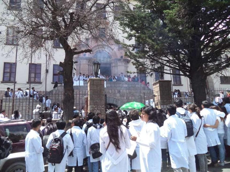 Estudiantes de Medicina demandan más ambientes
