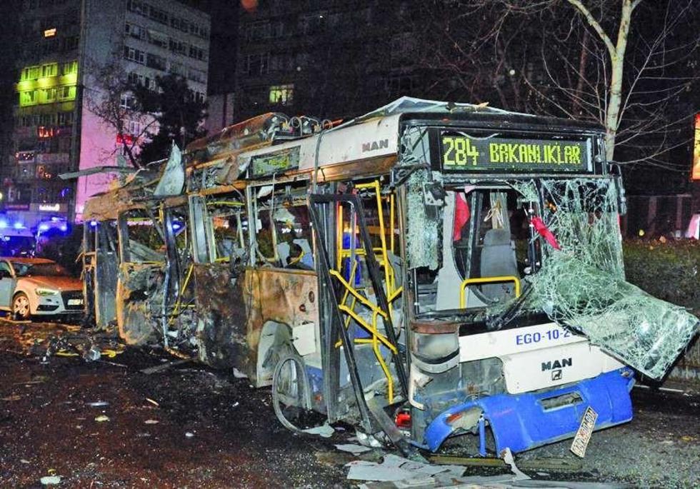 Coche bomba causa 34 muertos además, 125 heridos en Turquía