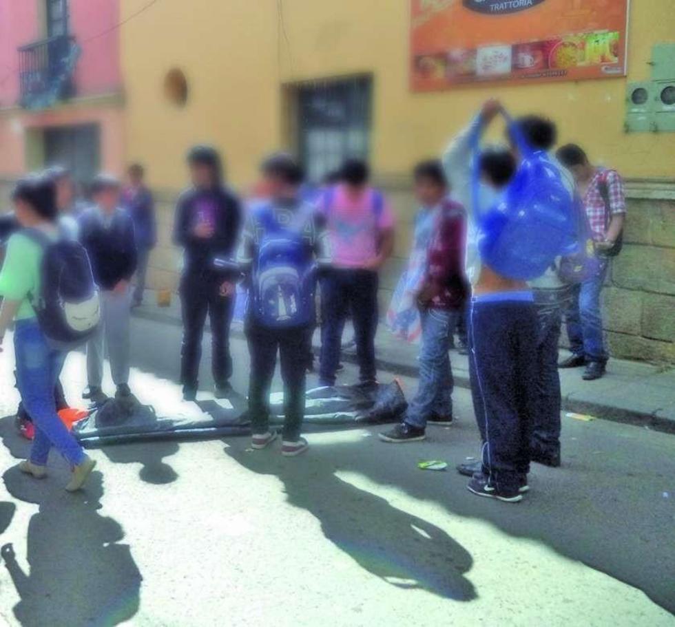 Los alumnos de colegio Manzano  hacen vigilia
