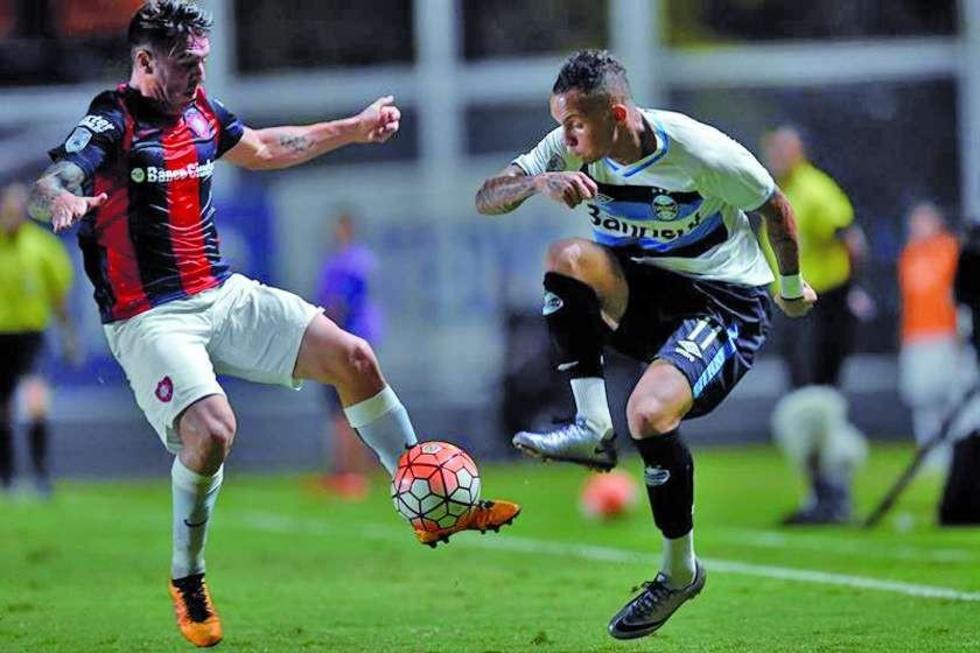 Gremio empata en el final y complica a San Lorenzo