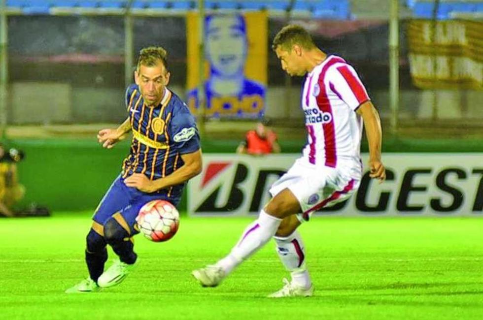 Rosario hunde al River uruguayo y acaricia la clasificación a octavos