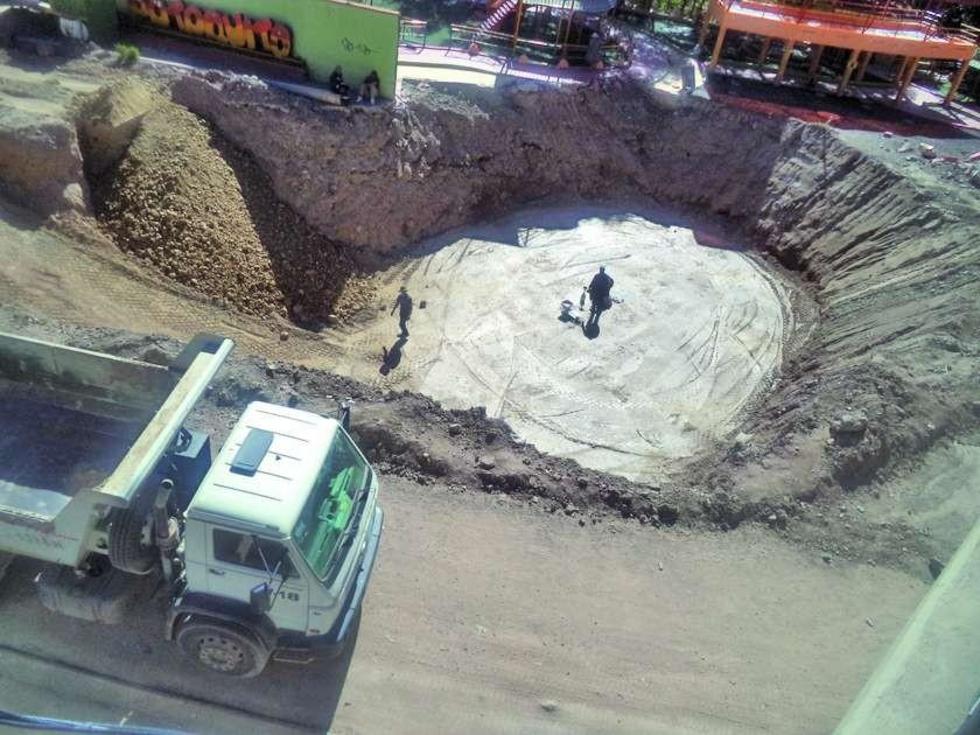 Vacían loza para evitar hundimiento 