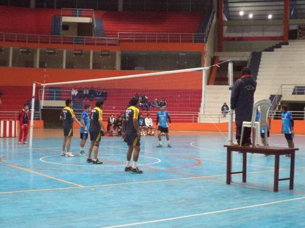 Santa Rosa vence a I.D.E.B. en el campeonato local de voleibol