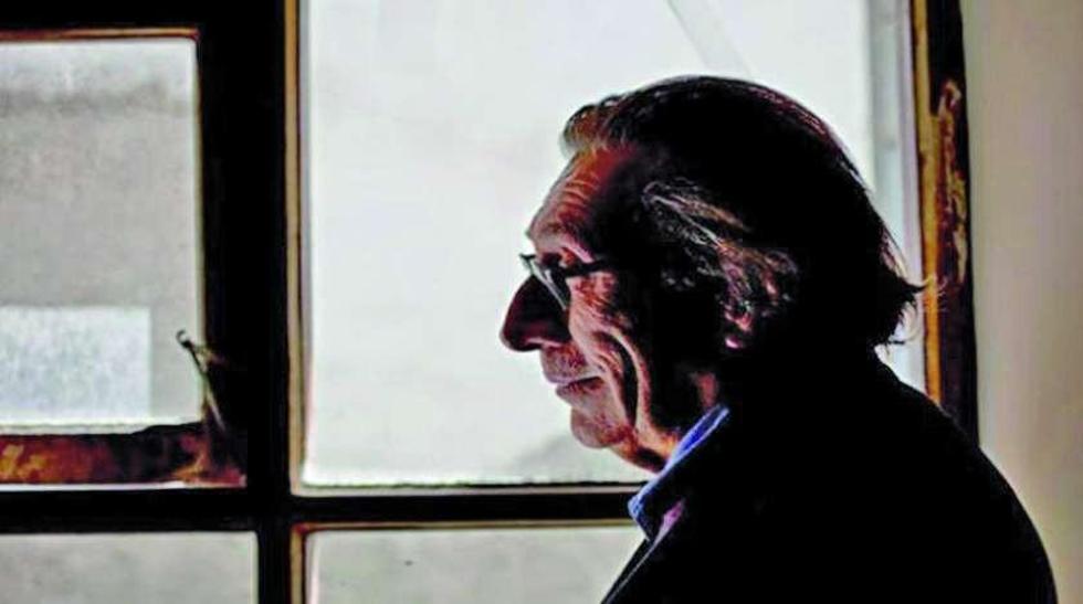 Actor Luis Bredow renuncia  al premio Eduardo Abaroa