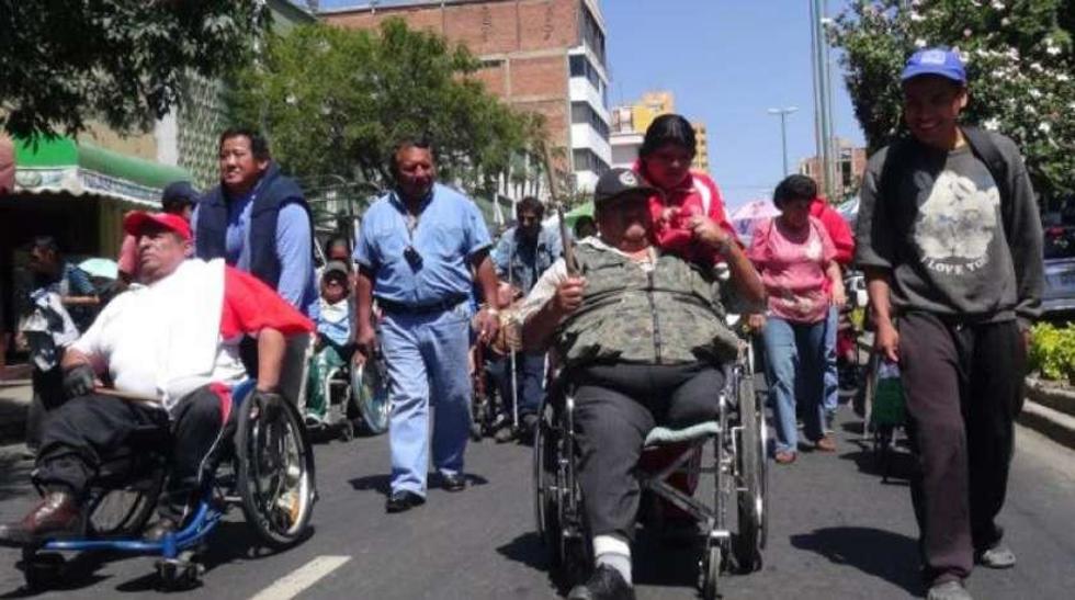 Descartan la renta de Bs 500 y discapacitados siguen a La Paz