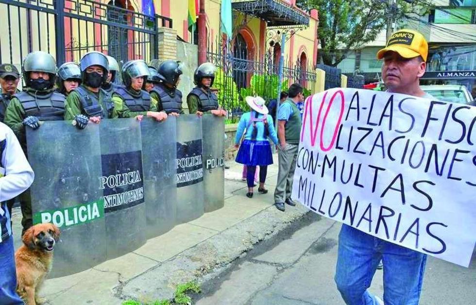 Los gremiales cierran mercados por 24 horas el próximo 4 de abril