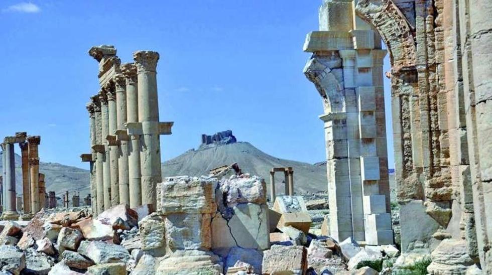 Hallan fosa común con 40 cadáveres en Palmira, Siria