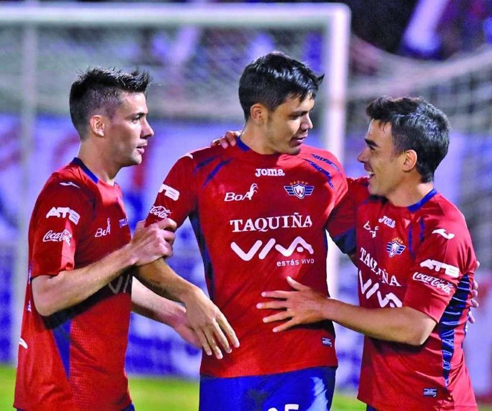 Wislter gana y se aleja en la tabla 