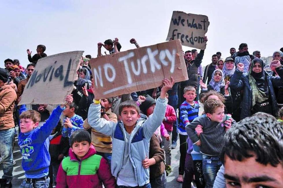 La UE aplica desde hoy su plan para devolver y readmitir sirios de Turquía
