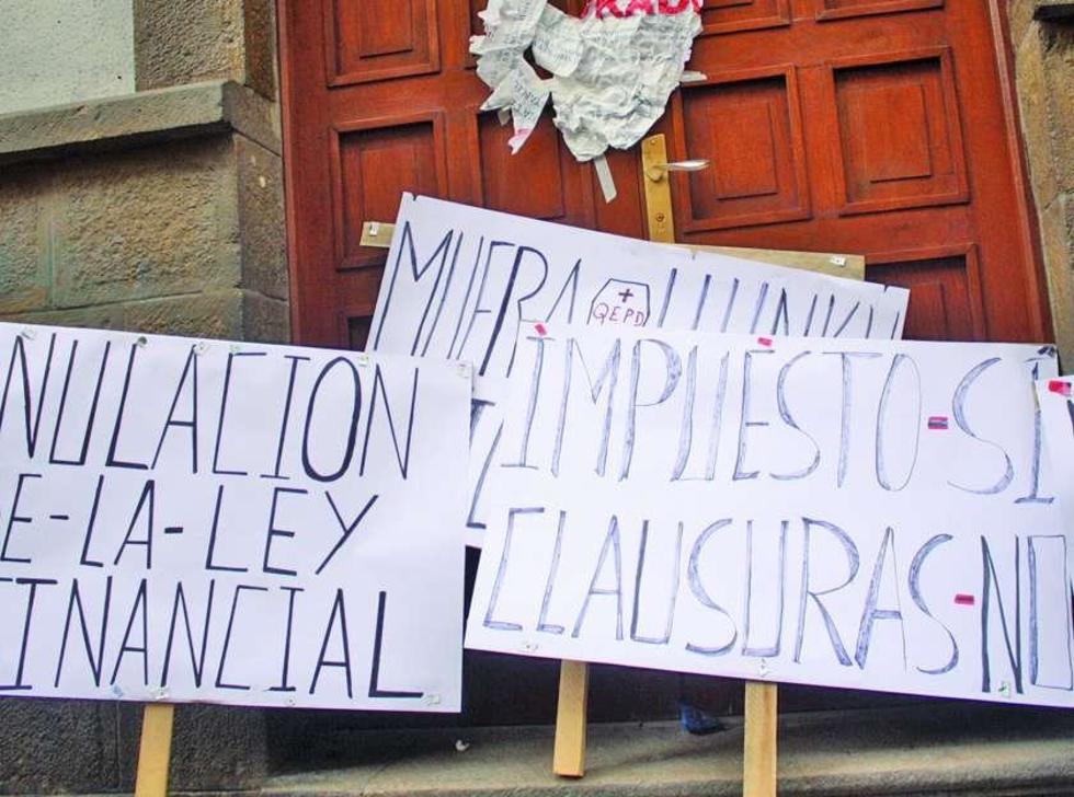 Comerciantes inician las acciones de protesta