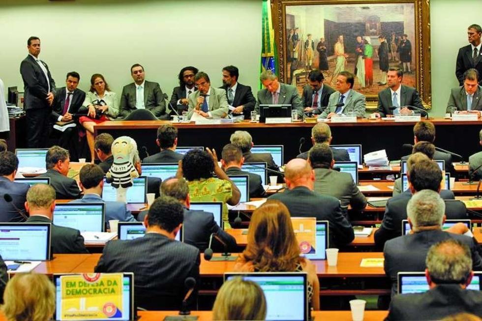 Defensa de Rousseff califica de "venganza" proceso en su contra