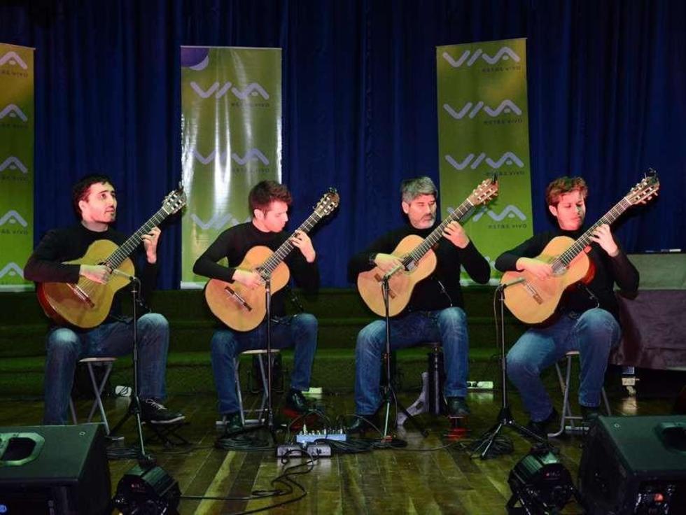 Deleita recital de cuatro guitarras