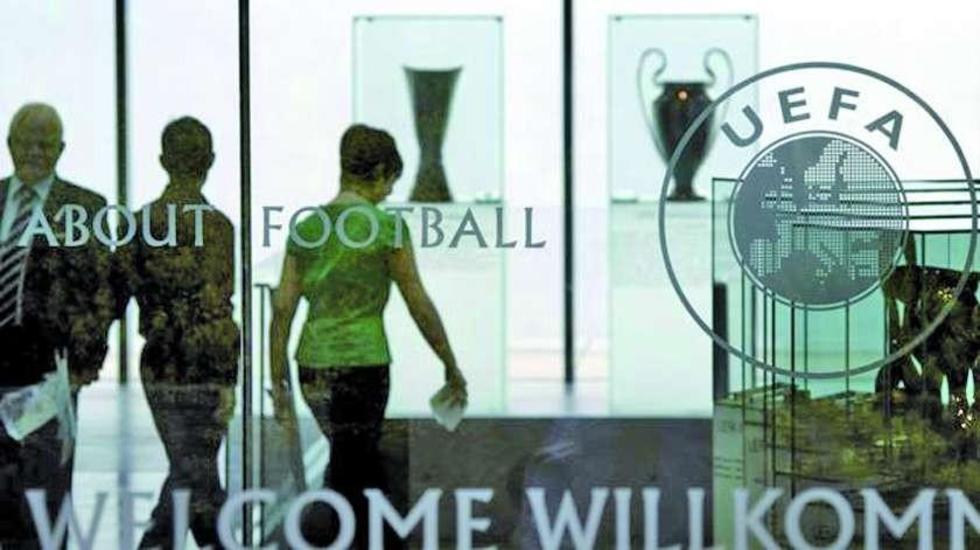 Allanan la UEFA por los documentos de Panamá
