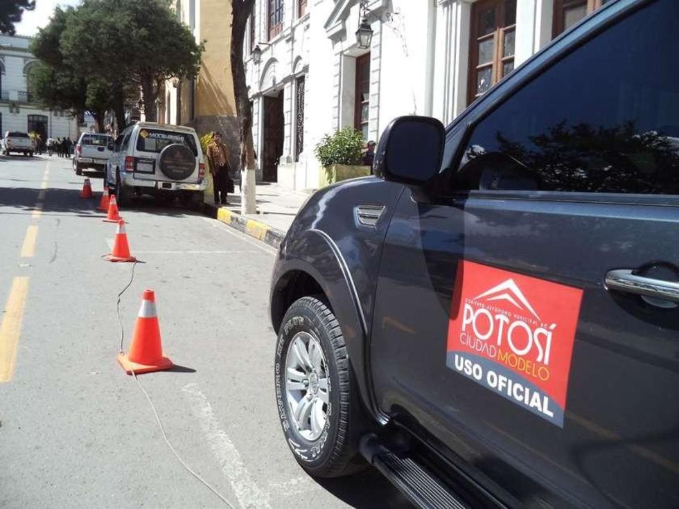 Continúa el parqueo en el centro citadino 